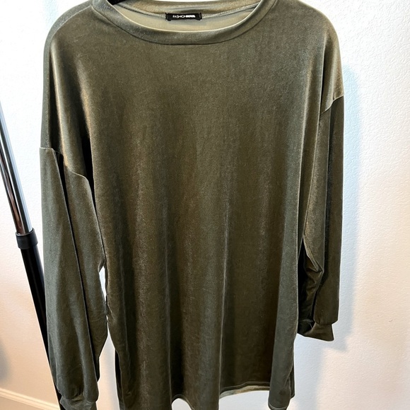 𝅺fashion Nova Women’s Green Velvet Dress Size Small - Picture 1 of 10